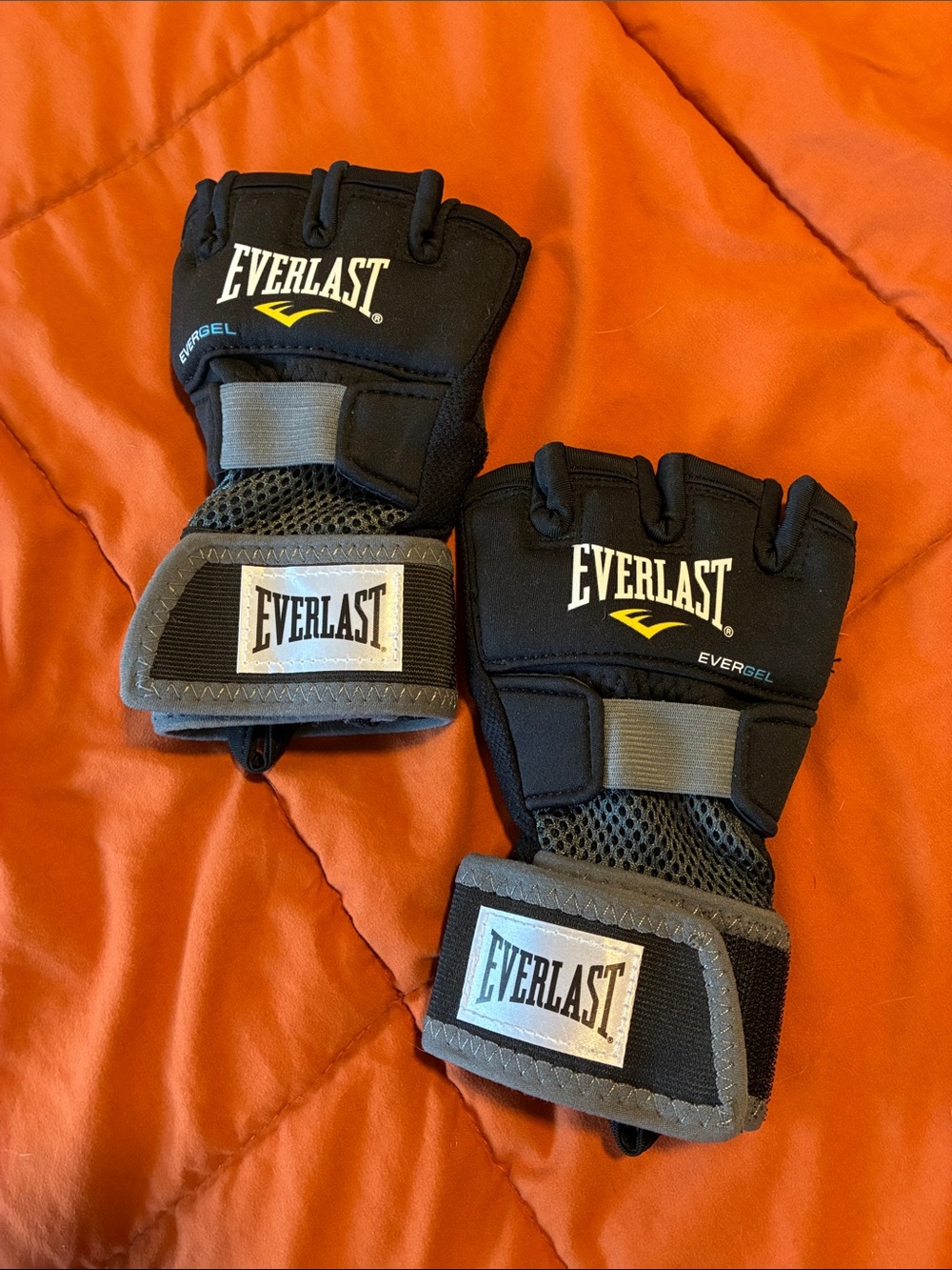 Everlast Black and Gray Fingerless Training Gloves